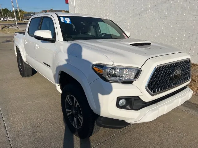 2019 Toyota Tacoma SR5 Double Cab Long Bed V6 6AT 4WD for sale in Wichita, KS