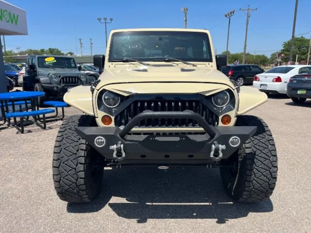 Jeep Wrangler photo 2