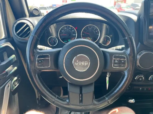 Jeep Wrangler photo 8
