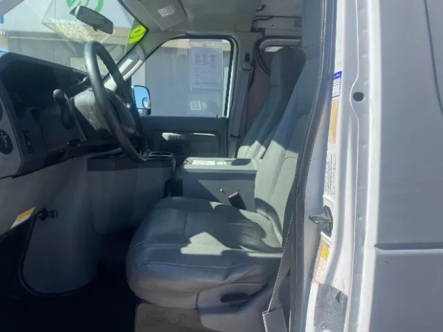 Ford Econoline photo 10