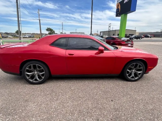 Dodge Challenger photo 5