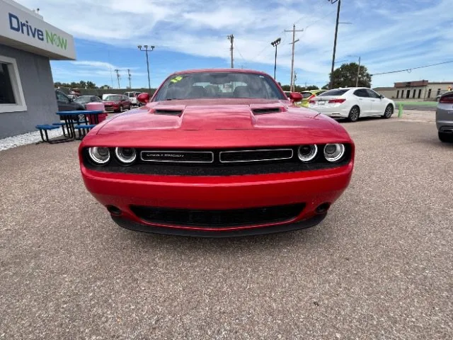 Dodge Challenger photo 7