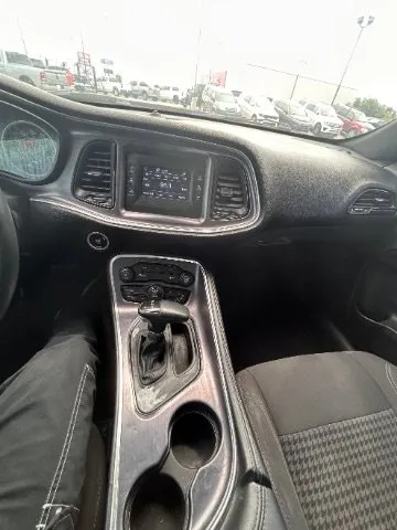Dodge Challenger photo 11