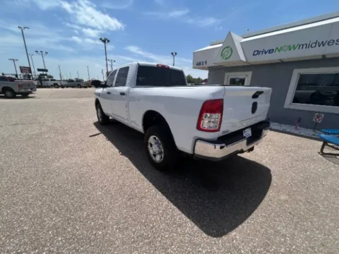 More photos of 2022 Ram 2500 Tradesman at Drive Now Wichita, KS