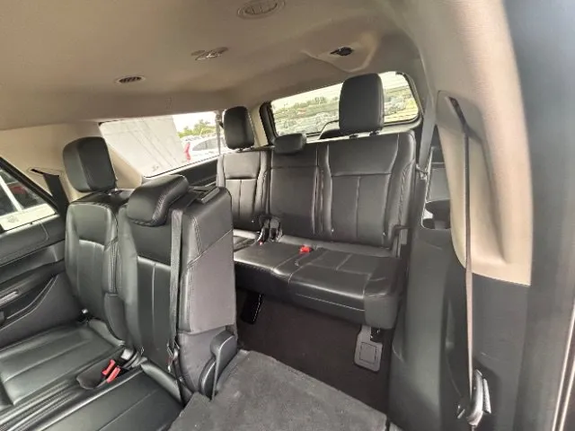 Ford Expedition MAX photo 15