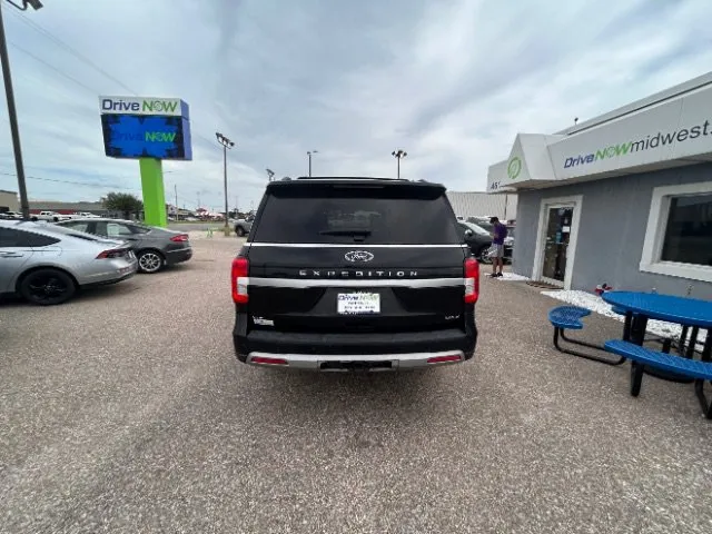 Ford Expedition MAX photo 8