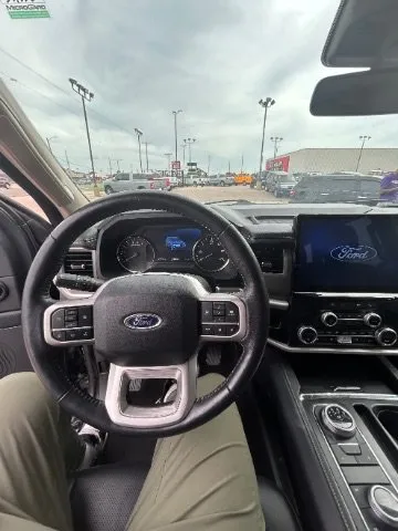 Ford Expedition MAX photo 11