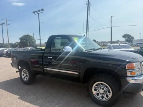 More photos of 2006 GMC Sierra 1500 SLE1 at Drive Now Wichita, KS