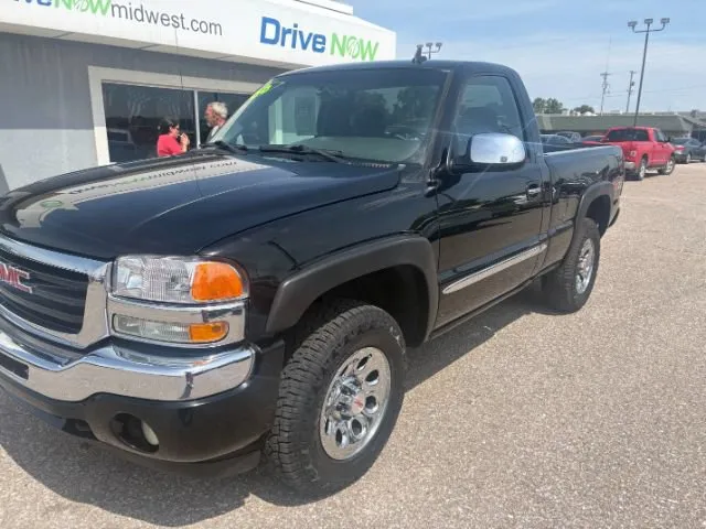 GMC Sierra photo 3