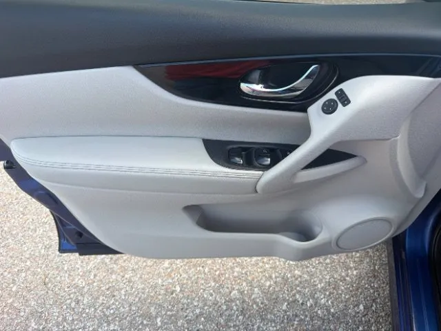 Nissan Rogue Sport photo 13