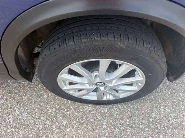 Nissan Rogue Sport photo 14