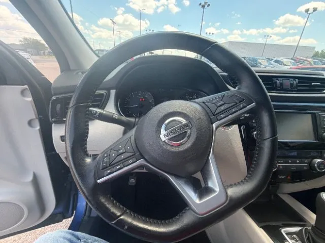 Nissan Rogue Sport photo 12