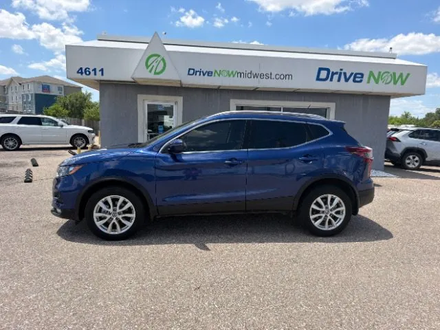 Nissan Rogue Sport photo 2