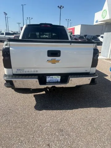 Chevrolet Silverado photo 2