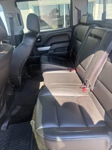 Chevrolet Silverado photo 3