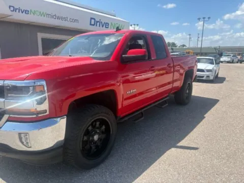 More photos of 2018 Chevrolet Silverado 1500 LT at Drive Now Wichita, KS