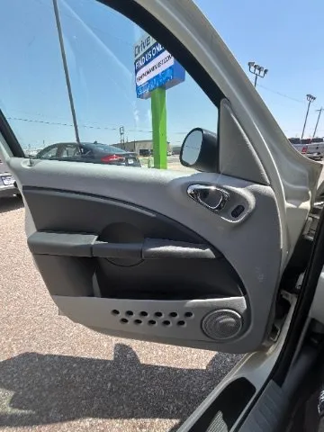 Chrysler PT Cruiser photo 12