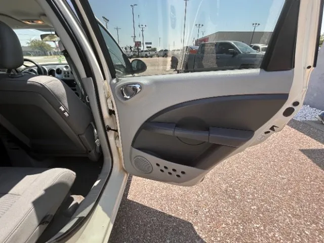 Chrysler PT Cruiser photo 9