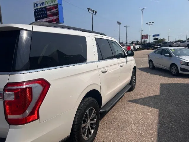 Ford Expedition MAX photo 8