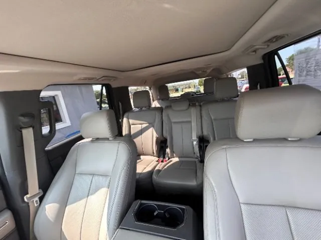 Ford Expedition MAX photo 12