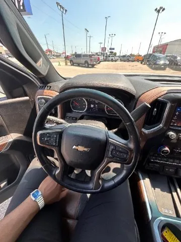 Chevrolet Silverado photo 14