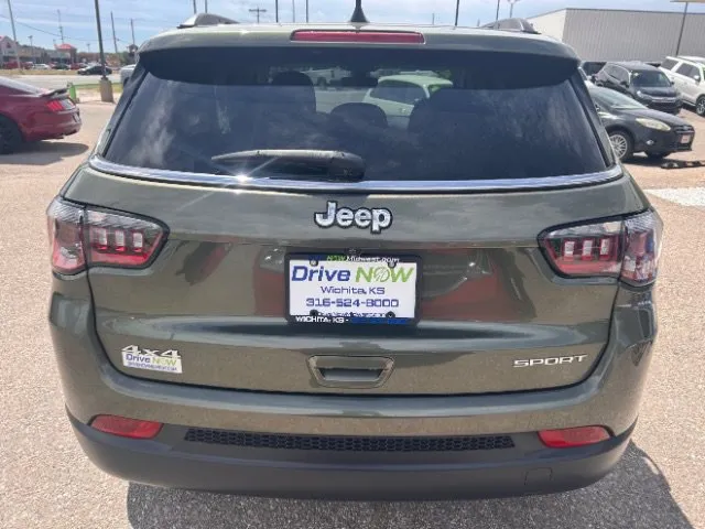 Jeep Compass photo 5