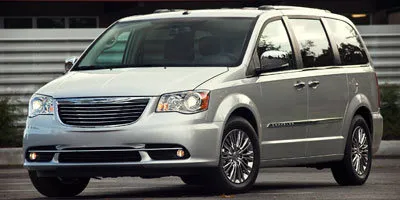 White 2011 Chrysler Town & Country Touring-L for sale in Wichita, KS