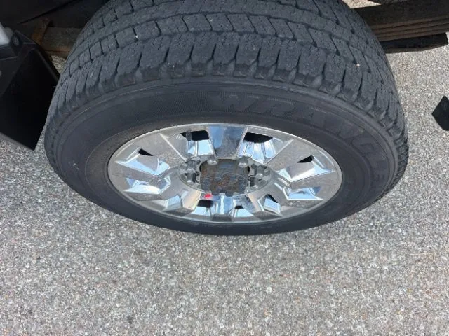 Chevrolet Silverado photo 14
