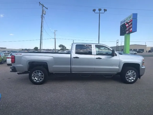 Chevrolet Silverado photo 6