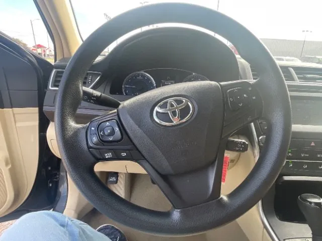 Toyota Camry photo 12