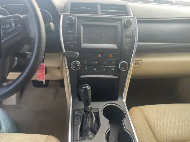 Toyota Camry photo 11