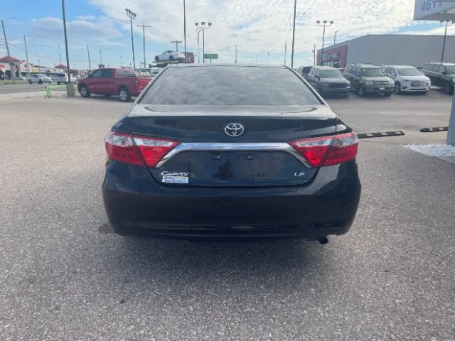 Toyota Camry photo 4