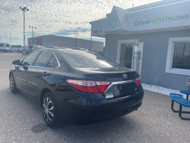 Toyota Camry photo 3