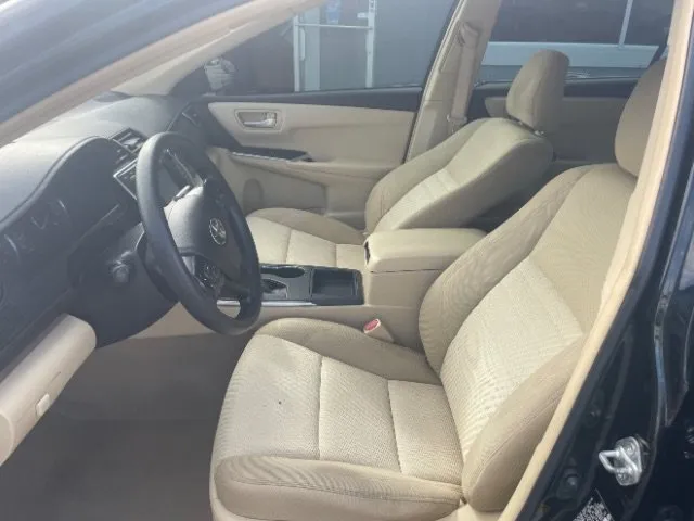 Toyota Camry photo 9