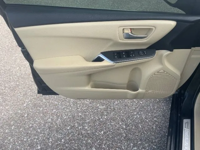 Toyota Camry photo 13
