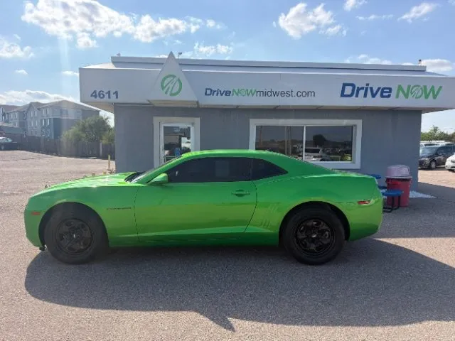 Chevrolet Camaro photo 2