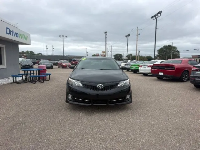 Toyota Camry photo 7