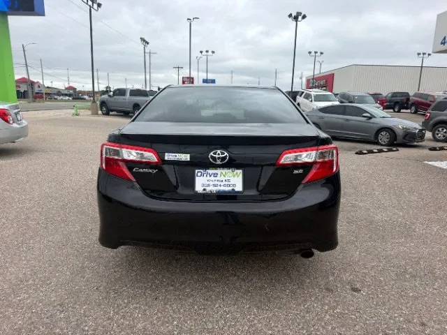Toyota Camry photo 4