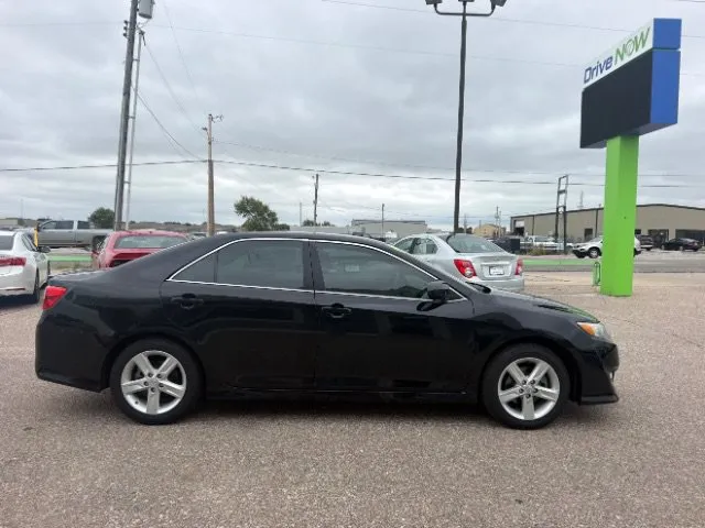 Toyota Camry photo 6