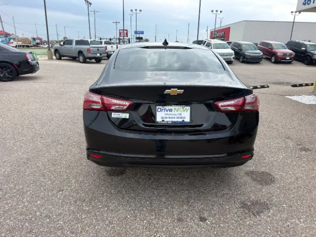 Chevrolet Malibu photo 4