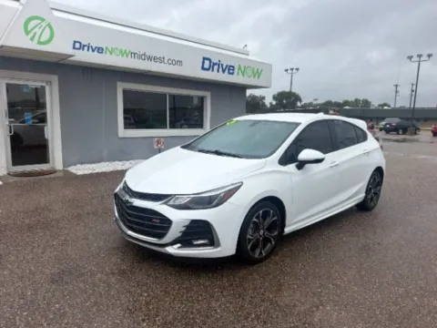 White 2019 Chevrolet Cruze LT for sale in Wichita, KS