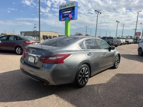 More photos of 2018 Nissan Altima 2.5 SV at Drive Now Wichita, KS