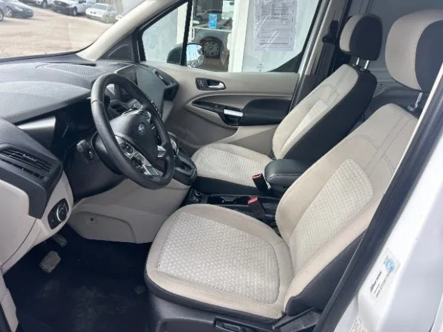 Ford Transit Connect photo 12