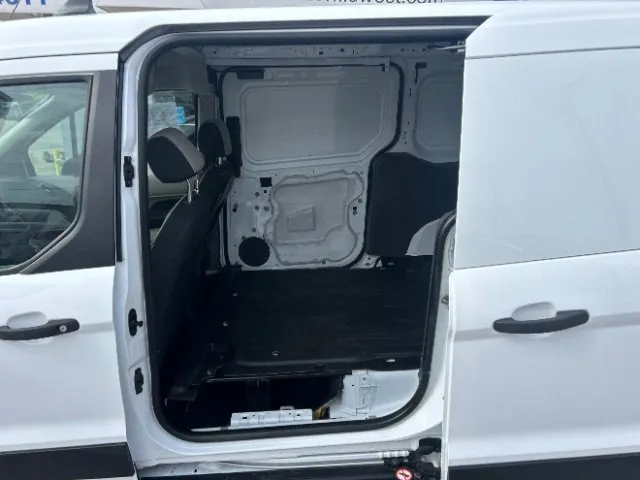 Ford Transit Connect photo 11