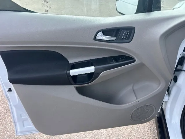 Ford Transit Connect photo 13
