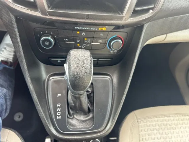 Ford Transit Connect photo 16