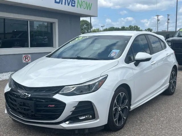 White 2019 Chevrolet Cruze LT for sale in Wichita, KS