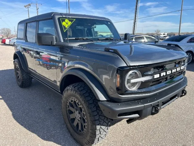 Ford Bronco photo 6