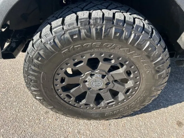 Ford Bronco photo 8