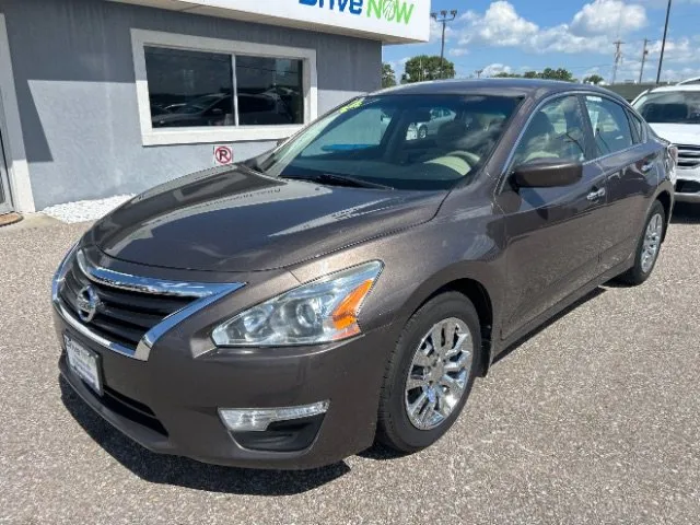 Brown 2014 Nissan Altima 2.5 S for sale in Wichita, KS